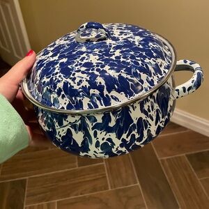 Golden Rabbit Enamel mini Dutch Oven